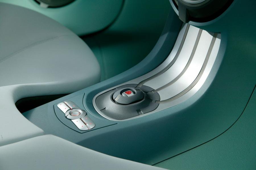  Mazda Sassou 2005 года  (фото 26 из 27)